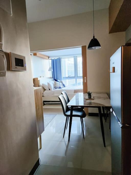 Luxestaysmnl Coastal Chic Netflx 380Mbps Pool Bgc Manila Exterior photo
