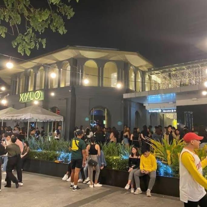Luxestaysmnl Coastal Chic Netflx 380Mbps Pool Bgc Manila Exterior photo